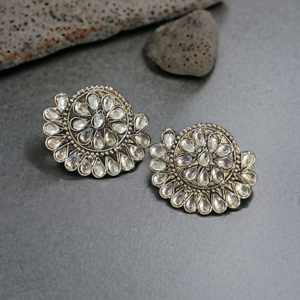 Semi floral kundan oxidised studs front view