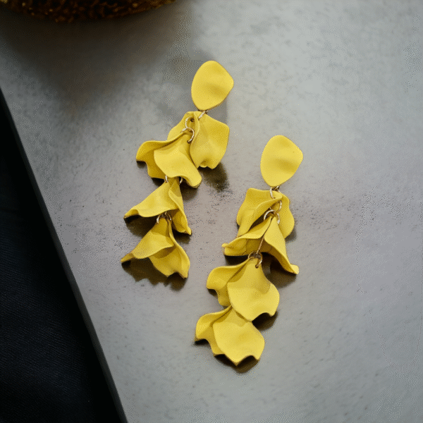 Floral dangler earrings with feminine design
