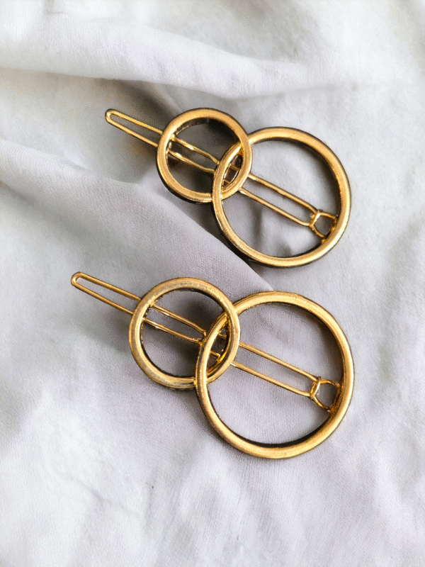 Round shape hair pins for classic styling
