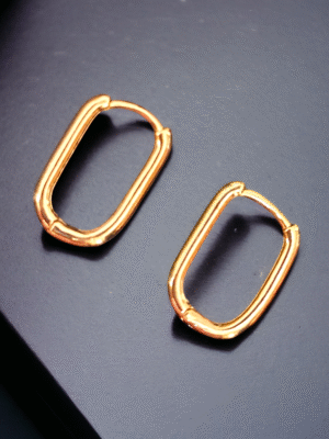 Anti-tarnish earrings in small stud style