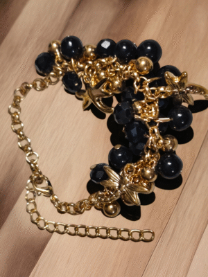 Pearl charm bracelet for elegant style