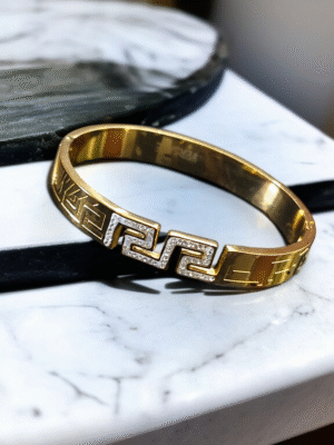 Minimal anti-tarnish bracelet lightweight design