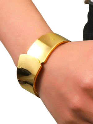 Minimal anti-tarnish bracelet lightweight design