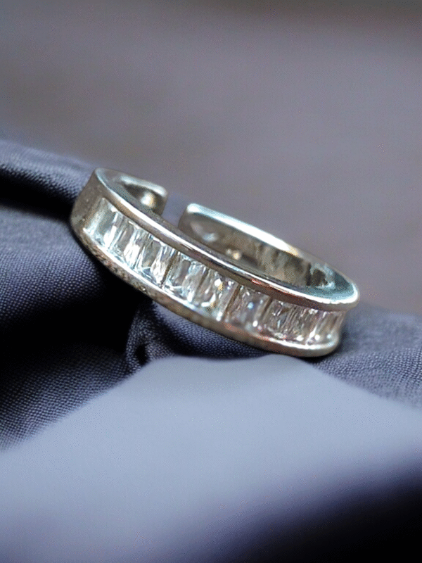 Korean dainty stone ring
