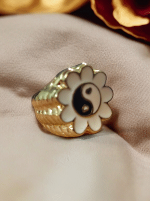 Minimal romantic love ring