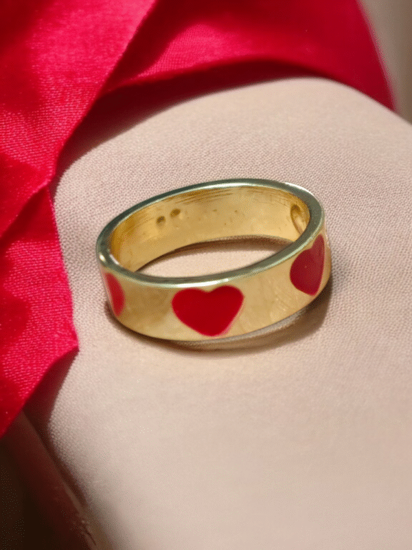Heart shaped adjustable ring